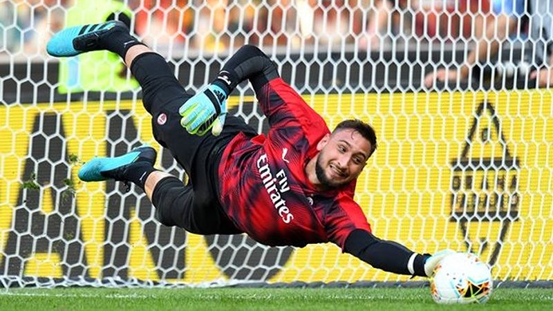 Donnarumma nhận danh hiệu cầu thủ xuất sắc nhất Euro 2020