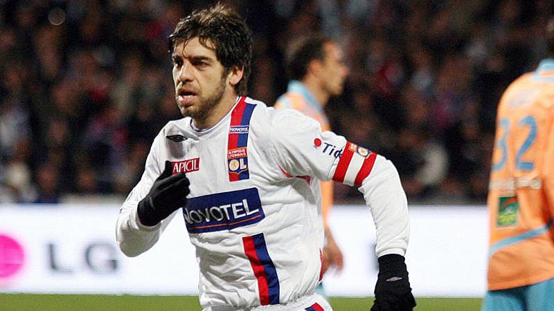 Juninho Pernambucano - cầu thủ sút phạt xuất sắc nhất