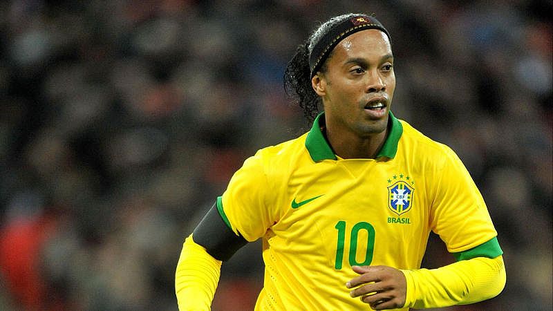 Ronaldinho - phù thủy bóng đá